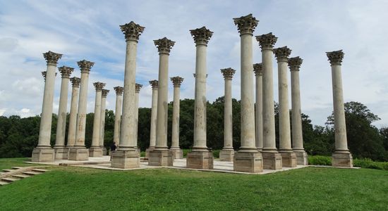 National Capital Columns