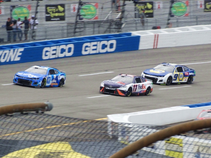 #47 Ricky Stenhouse Jr., #11 Denny Hamlin and #9 Chase Elliott