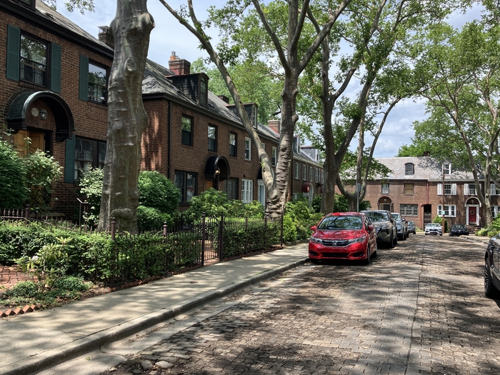 Roslyn Place