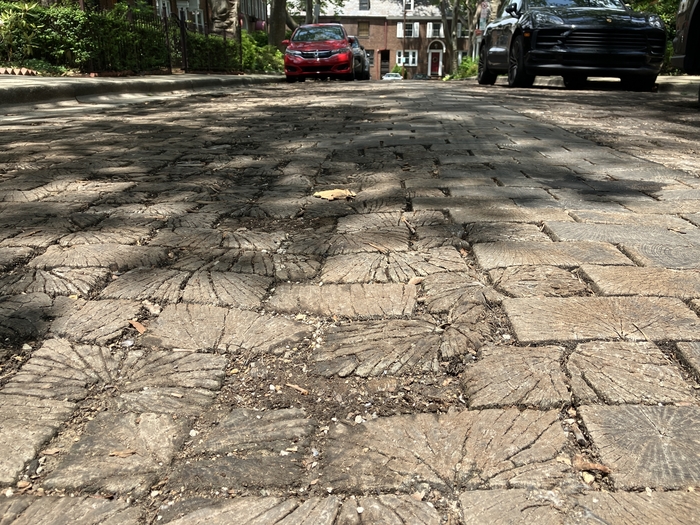 Roslyn Place