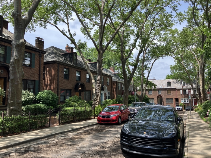 Roslyn Place