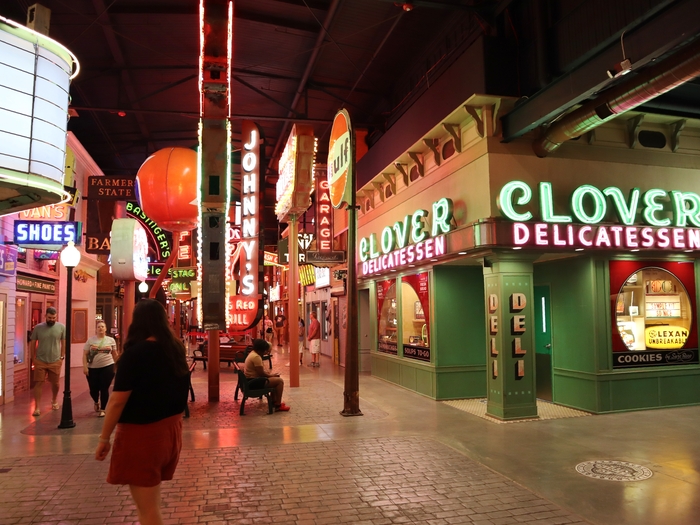 American Sign Museum